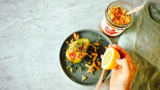 Avocado mit Love Craft Kraut Kimchi-Style