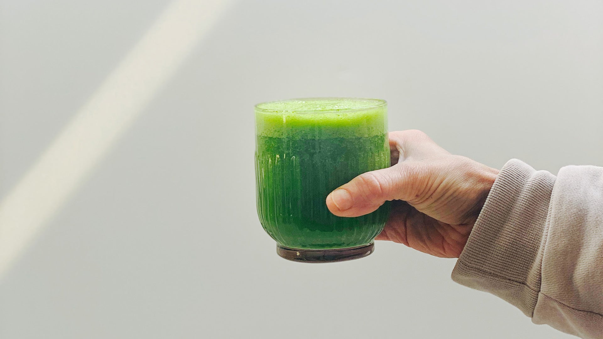 Grüner Muntermacher mit Kraut Deluxe – suur.love Grüner Muntermacher mit Kraut Deluxe – suur.love